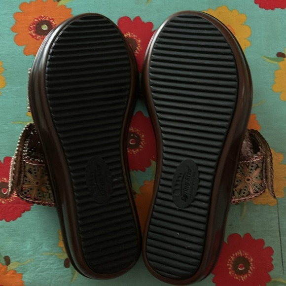 L’Artiste Spring Step Slide - Picture 7 of 8